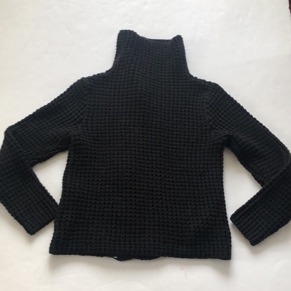 GAP turtleneck Sweater (women’s) - Picture 7 of 9